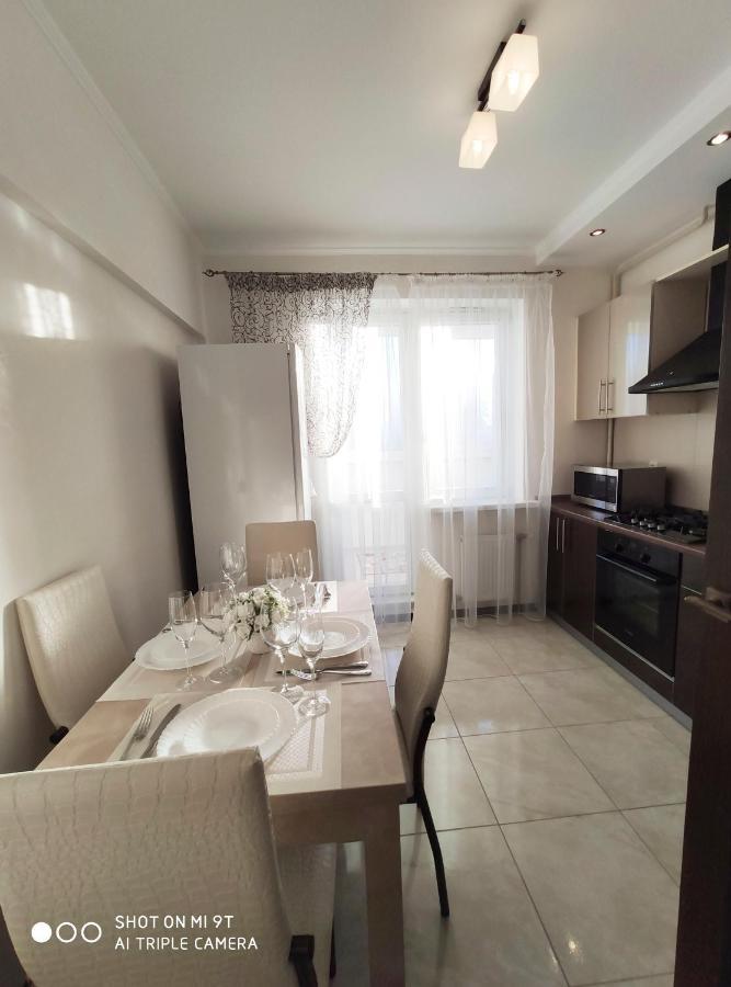 Comfort Apartments - Bright Family Suite 格罗德诺 外观 照片